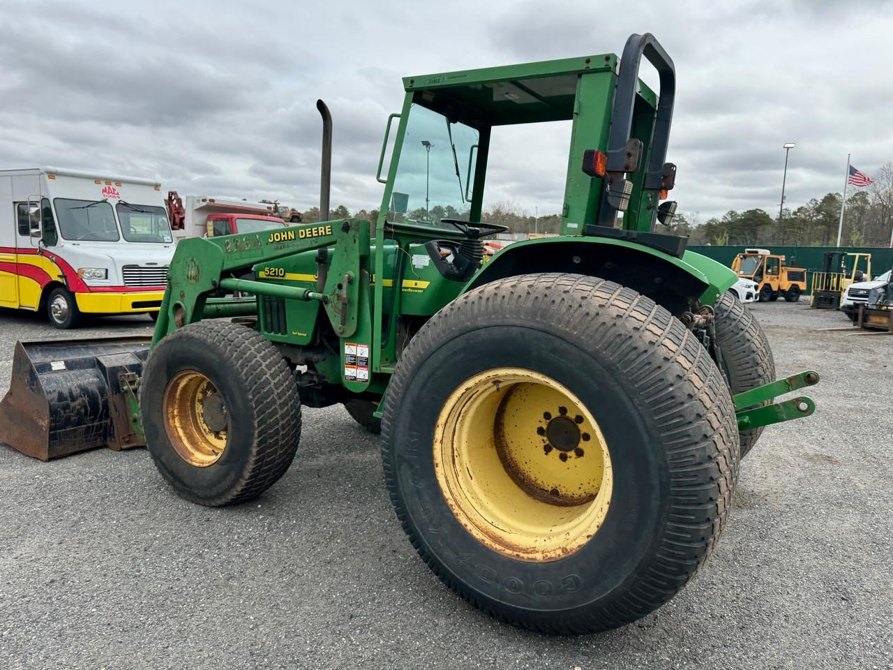 John Deere 5210 Tractor w/ Front Loader Attatchment