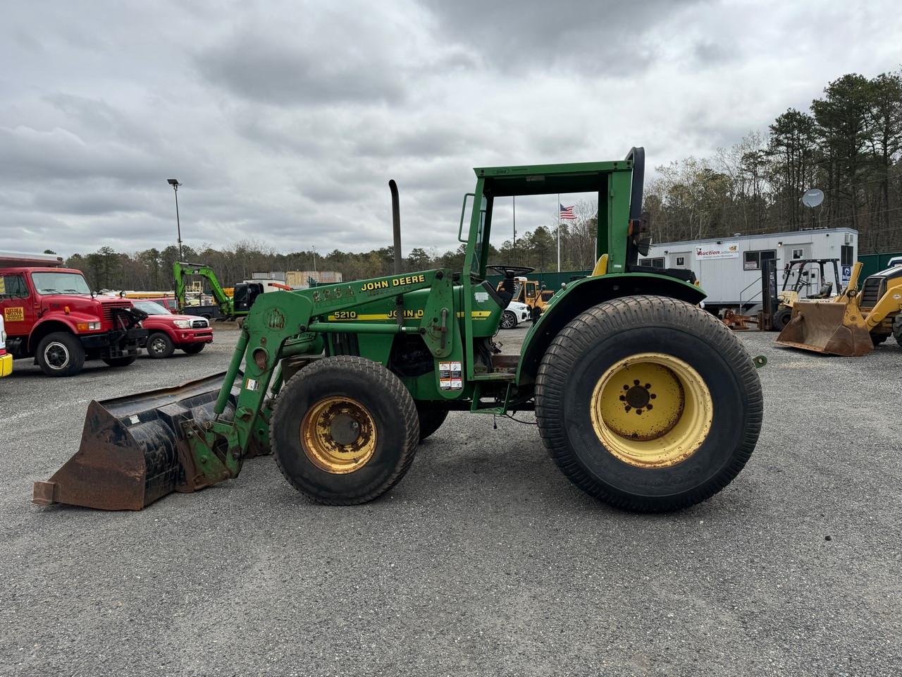 John Deere 5210 Tractor w/ Front Loader Attatchment