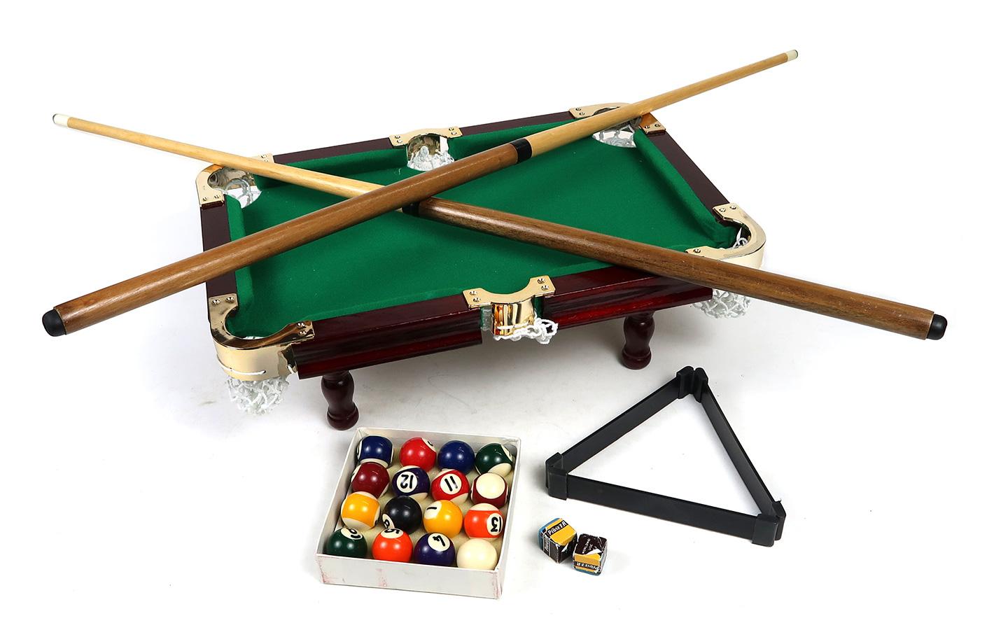 Toy Table Top Billiards, table on legs, 2 cues & balls w/hinged carry case