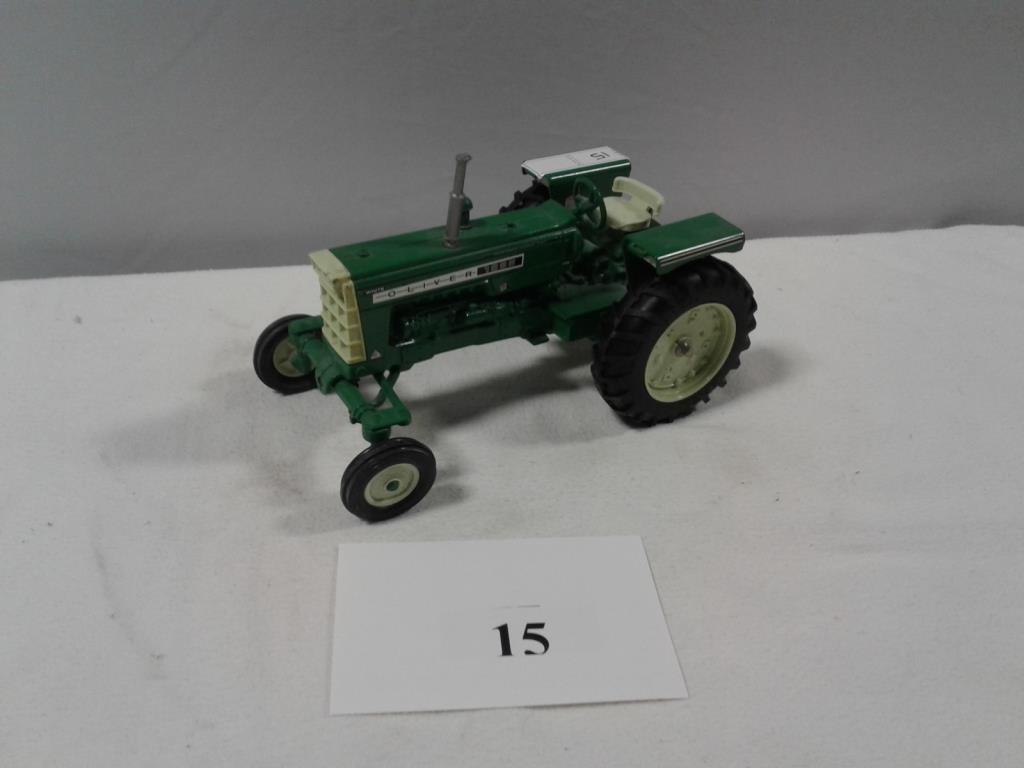 TOY TRACTOR ERTL 1/16  WHITE OLIVER 1655 WIDE FRONT