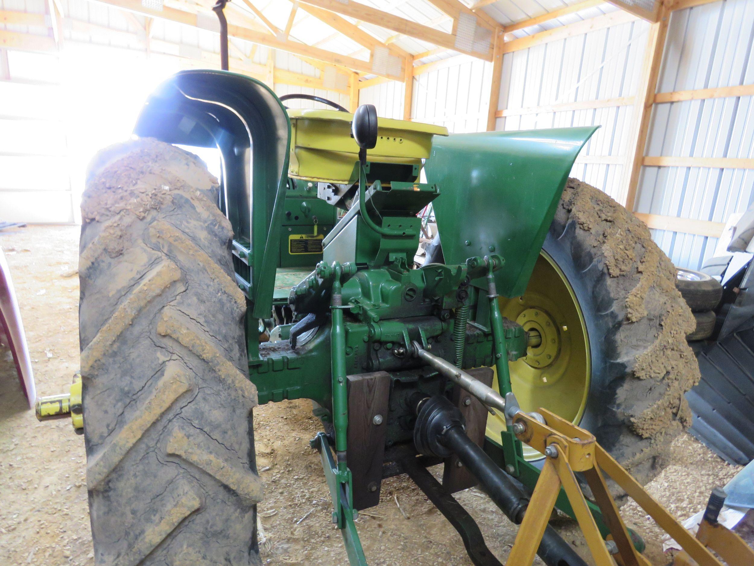 John Deere 2010 Tractor