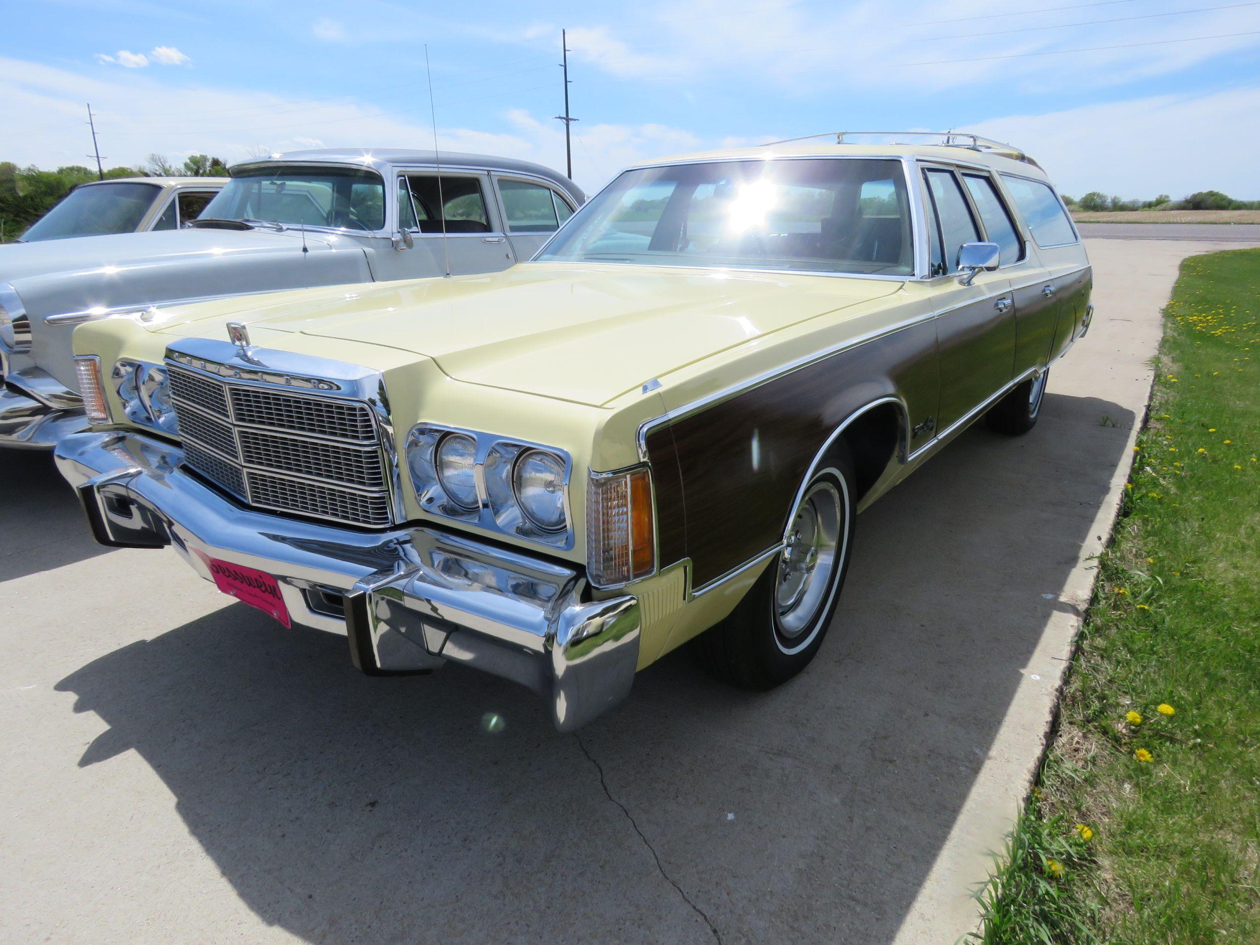 1977 Chrysler Town & Country Wagon