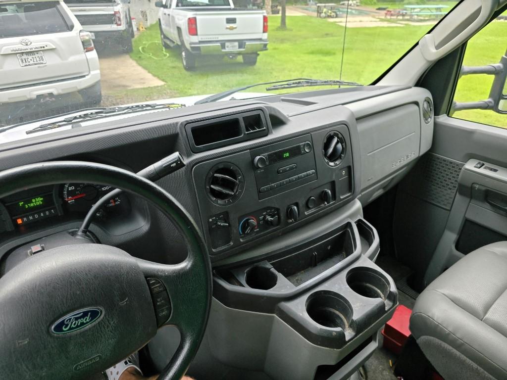 2019 Ford F450 cutaway cube box van