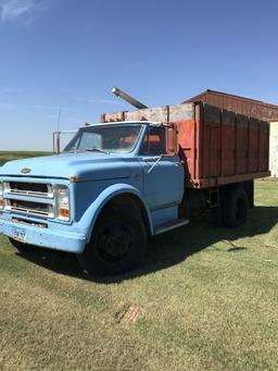 1975 Chevy single axle grain truck