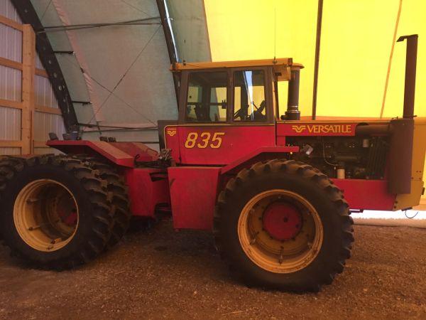 1982 Versatile 835