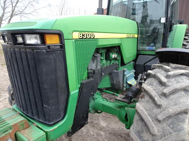 1997 JD 8300 MFWD TRACTOR