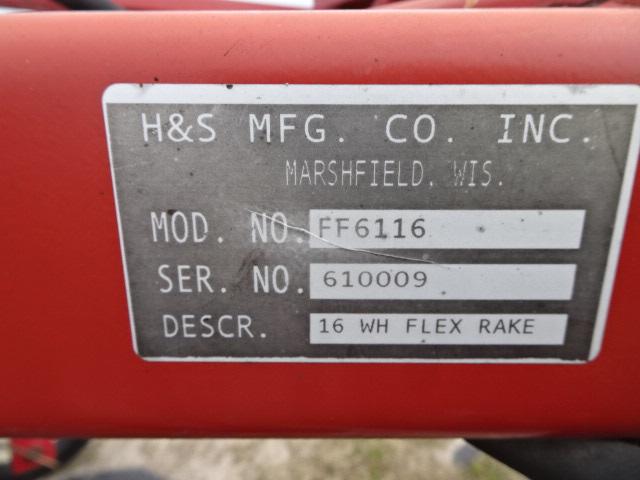 H&S 6116 16 WHEEL FRONT FOLD WHEEL V-RAKE, TRAILER TYPE, AS NEW COND.