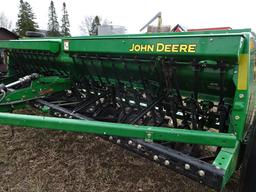 JD BD 1113 22 HOLE GRAIN DRILL W/ SEEDER,