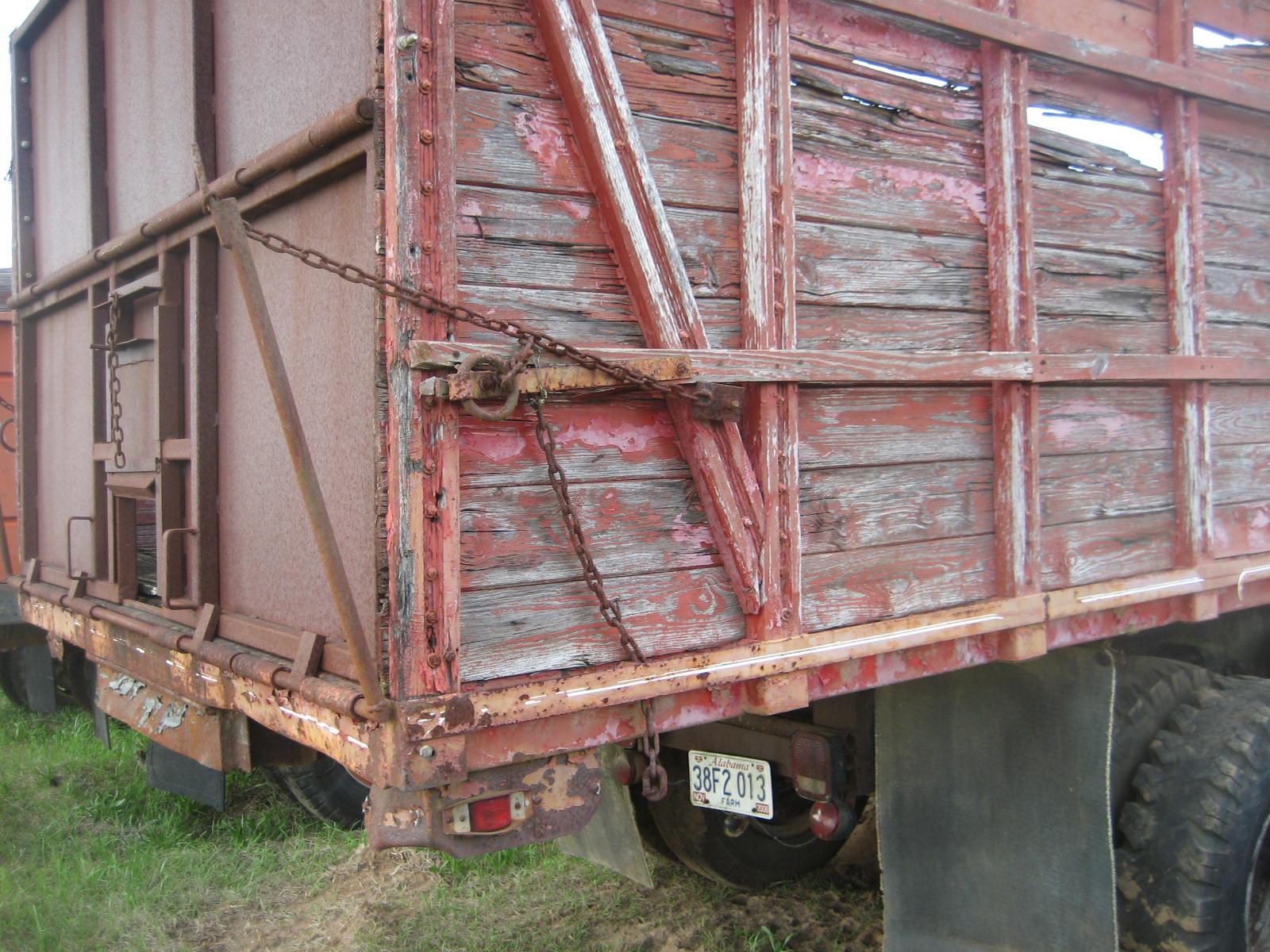 GMC 6500 Dump Truck, s/n CE603-Y200715: T/A, Gas Eng., 5/2-sp.