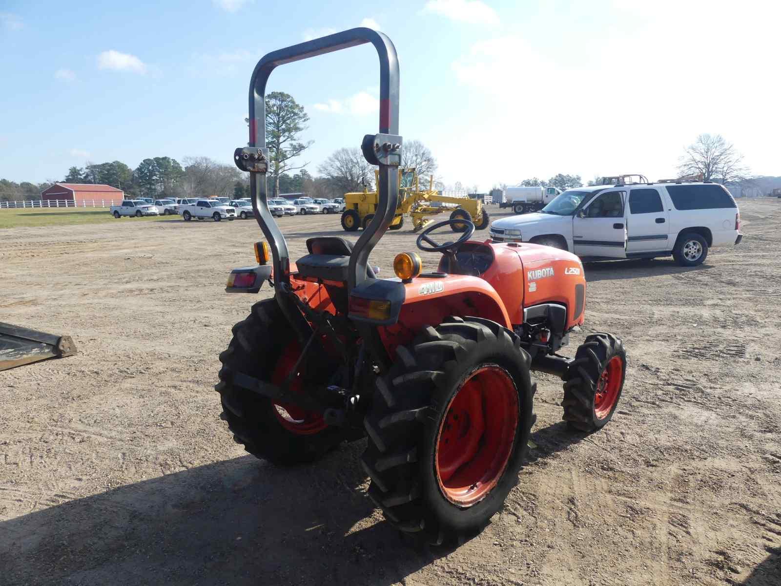 Kubota L2501D MFWD Tractor, s/n 52969: Rollbar, Drawbar, PTO, 3PH, Meter Sh