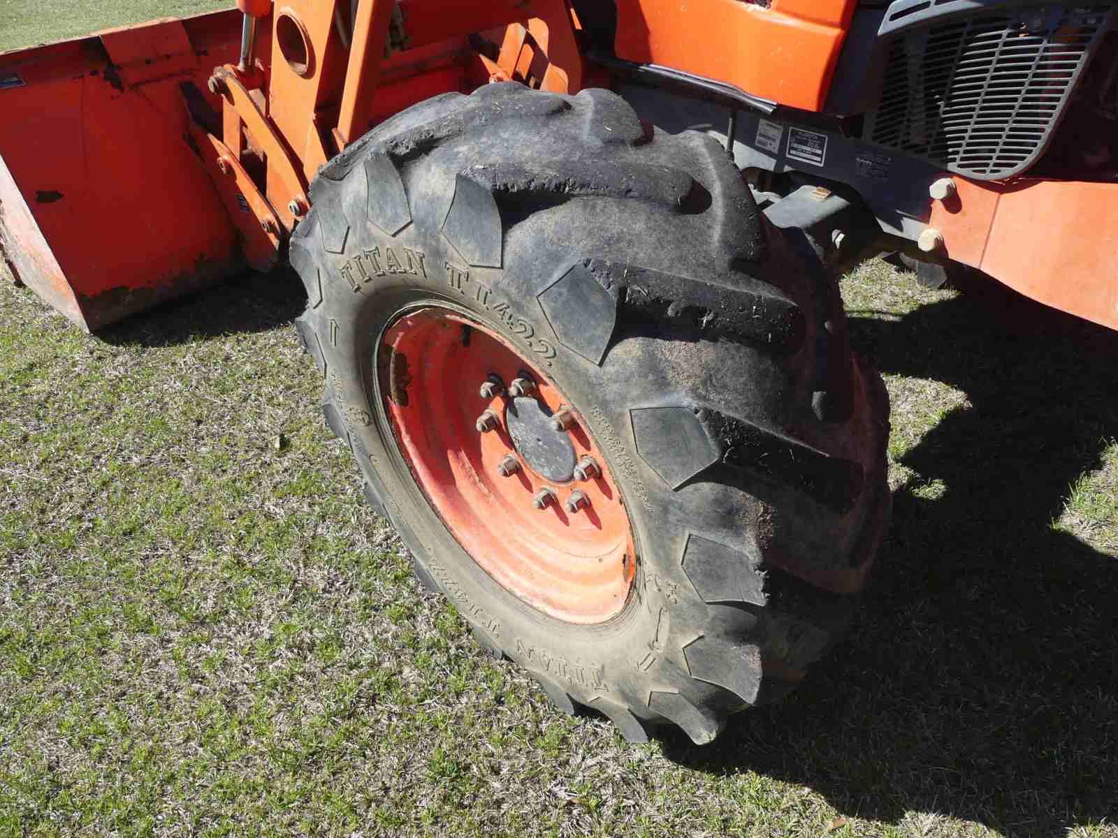 2016 Kubota M5-091 MFWD Tractor, s/n 52073: LA1854 Loader w/ Bkt., Drawbar,