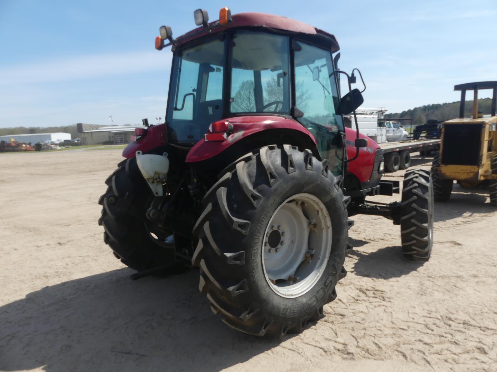 CaseIH Farmall 95 MFWD Tractor: Encl. Cab, Meter Shows 2482 hrs