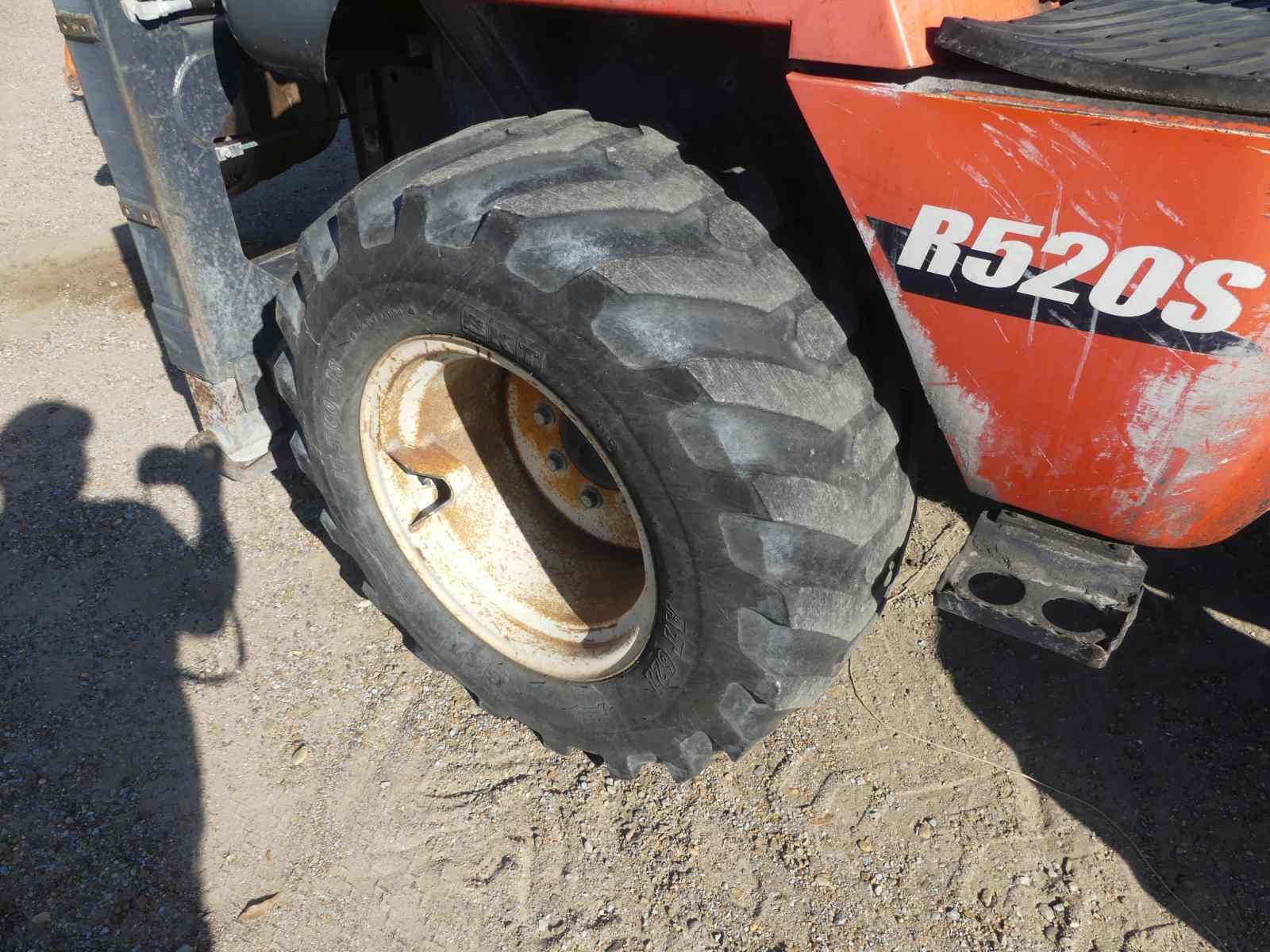 2013 Kubota R520ST Rubber-tired Loader, s/n 21109: Rollbar, GP Bkt. & Forks