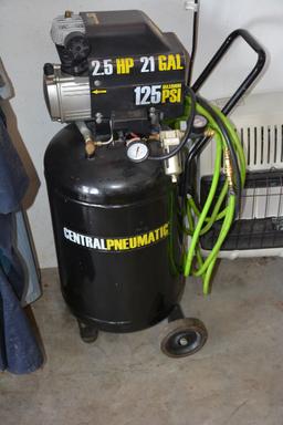Central Pneumatic 2.5 Hp, 21 Gal., 125 Psi Air Compressor
