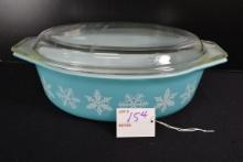 Pyrex White Snowflake on Turquoise No. 045 Casserole w/Lid; Mfg. 1956-1967