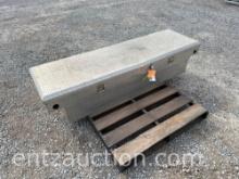 CROSSOVER ALUMINUM TOOLBOX