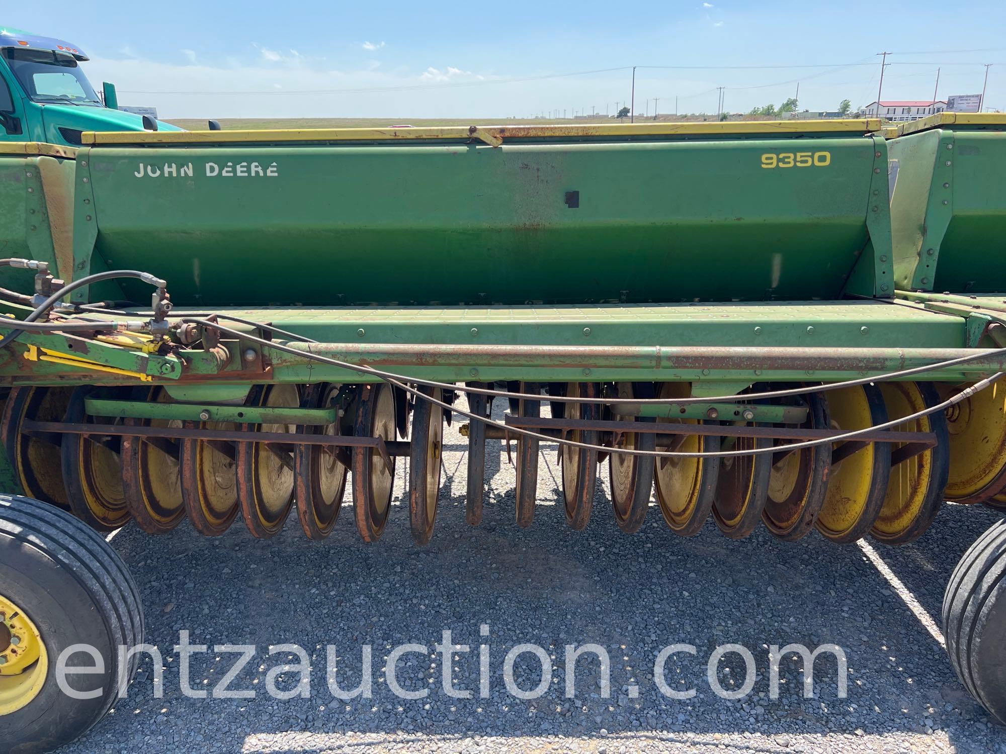 JD 9350 GRAIN DRILL, 30', 3 SECTION, 7" SPACING,