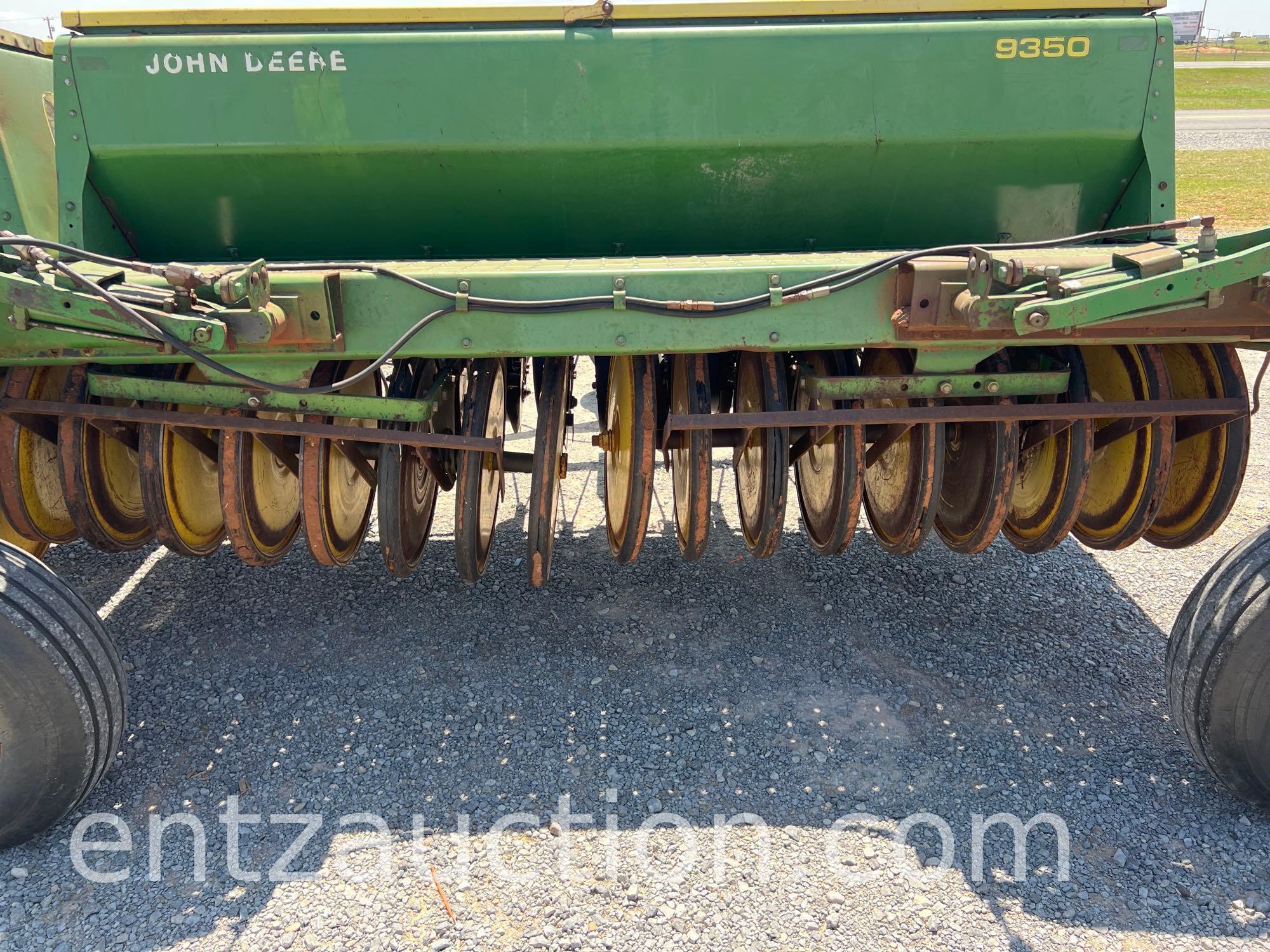 JD 9350 GRAIN DRILL, 30', 3 SECTION, 7" SPACING,