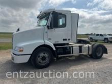 2016 VOLVO VNM TRUCK, DAY CAB, DIESEL,