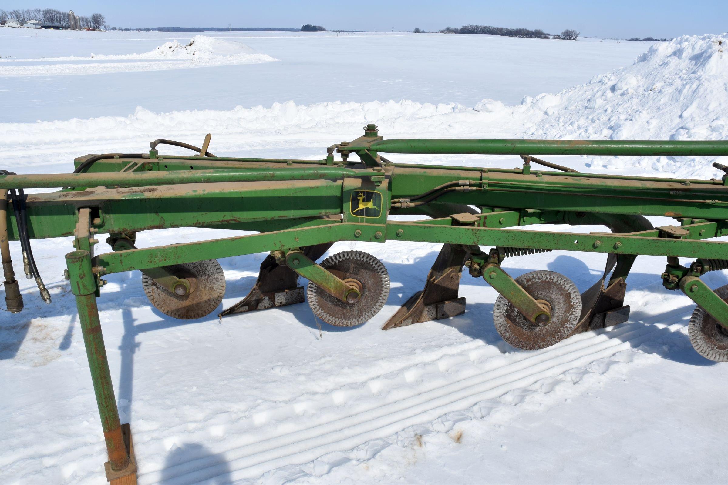 John Deere 2500 6 Bottom Plow, 6x18’s, 3pt., Coulters, Hydraulic Trip With Buster Bar