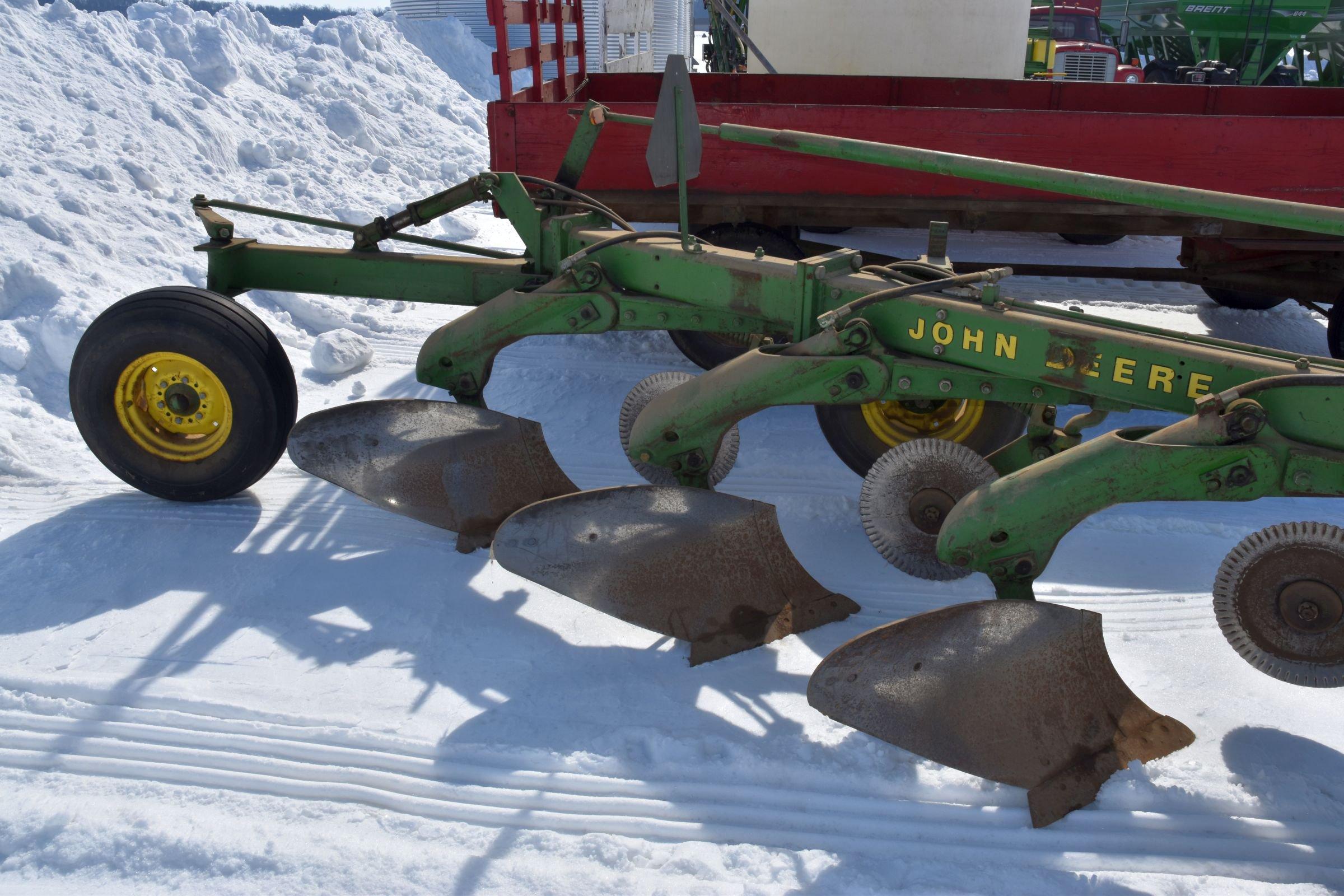 John Deere 2500 6 Bottom Plow, 6x18’s, 3pt., Coulters, Hydraulic Trip With Buster Bar