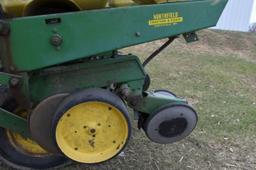 John Deere 7000 Planter, 6 Row 30”, Dry Fertilizer, Cross Auger, Monitor, Very Clean, Excellent Cond