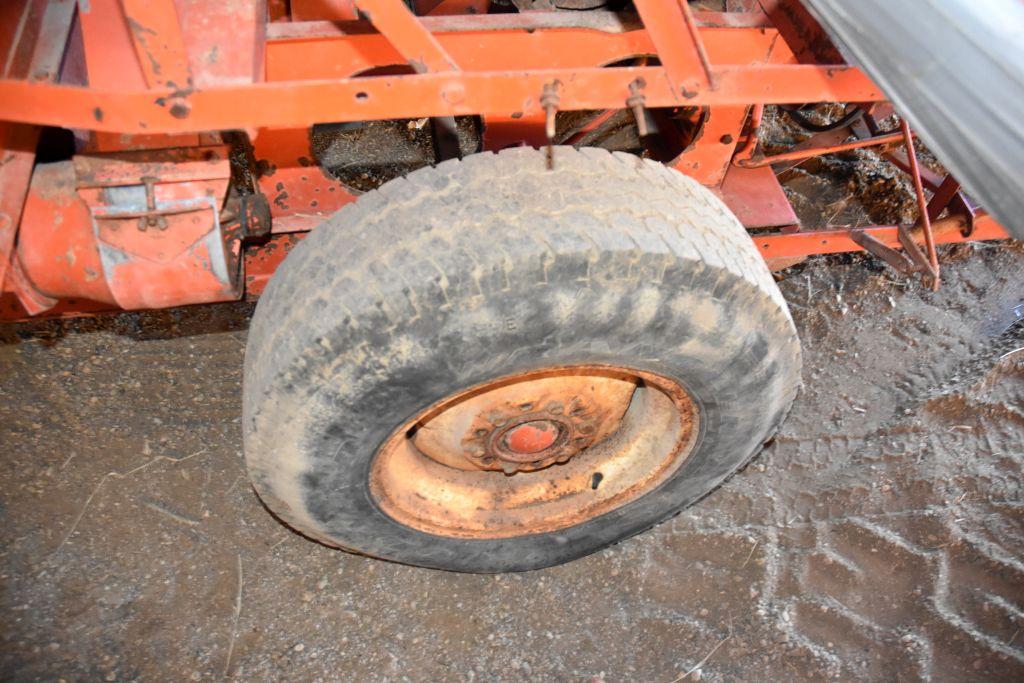 Allis Chalmers All Crop 72 Combine PTO 6’ Head, Older Restoration, SN: 7260