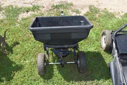 Pull Type Broadcast Spreader