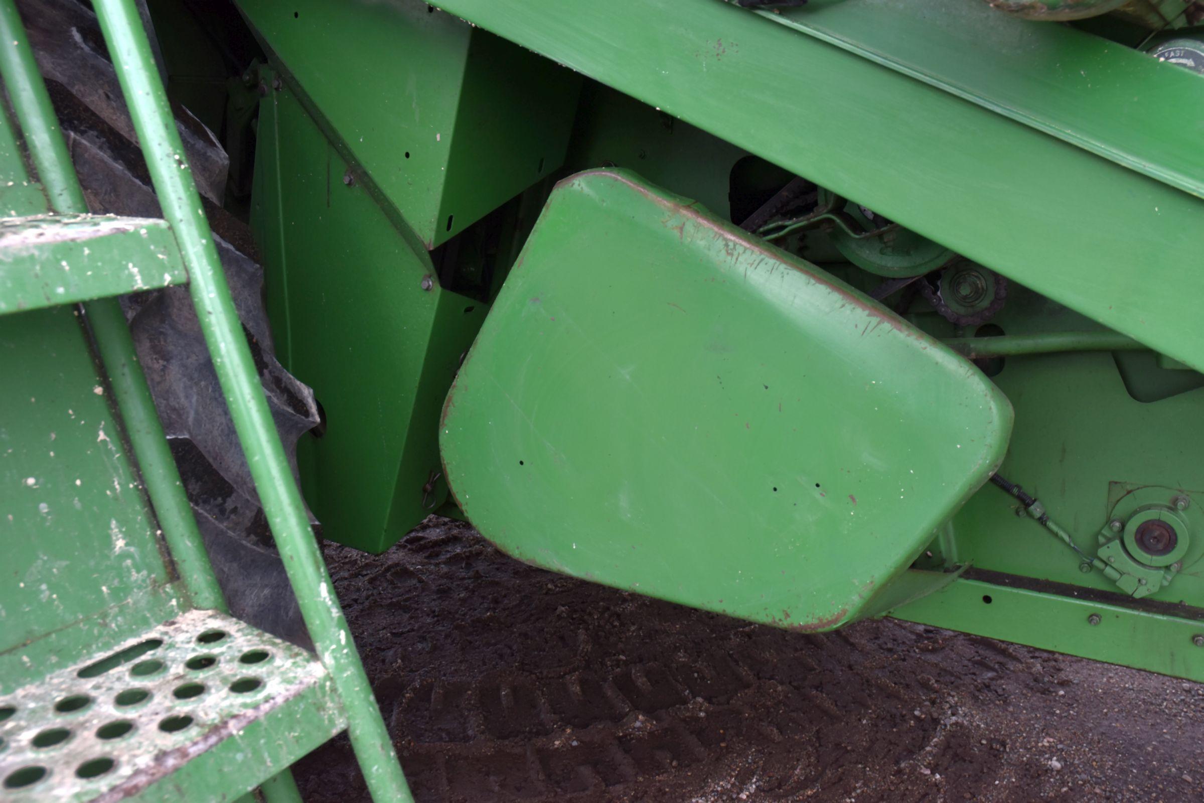 John Deere 6620 Turbo Diesel Combine, 24.5x32 Tires, Approx 3,439 Hours On Machine Tach Was Replaced