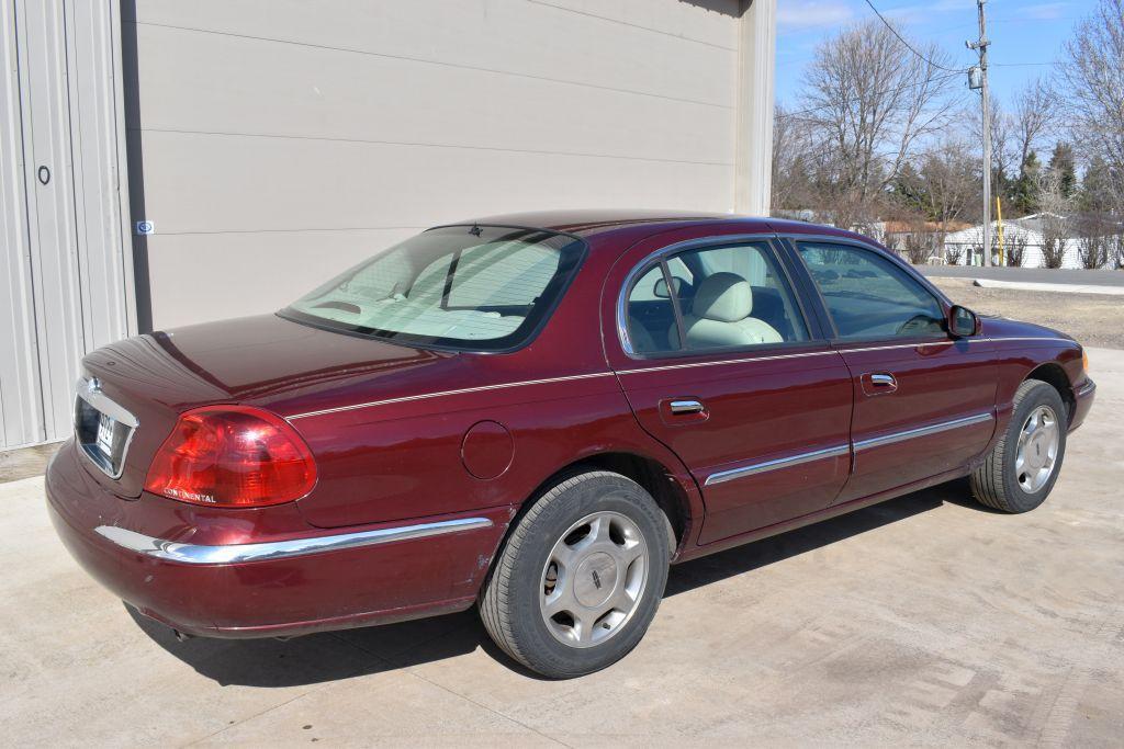 2000 Lincoln Continental 4 Door Car, Leather, V8, Auto, 139,860 Miles