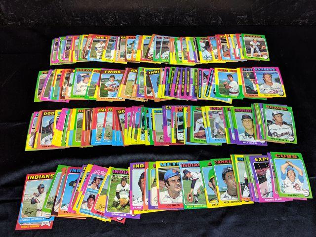 73-'74'-'75 Topps baseball lot: 450+ cards, includes stars