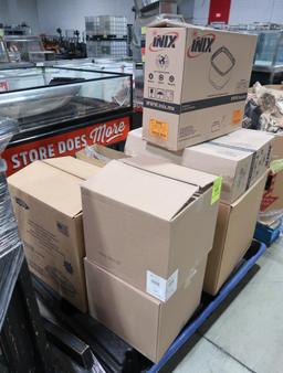 pallet of assorted deli containers