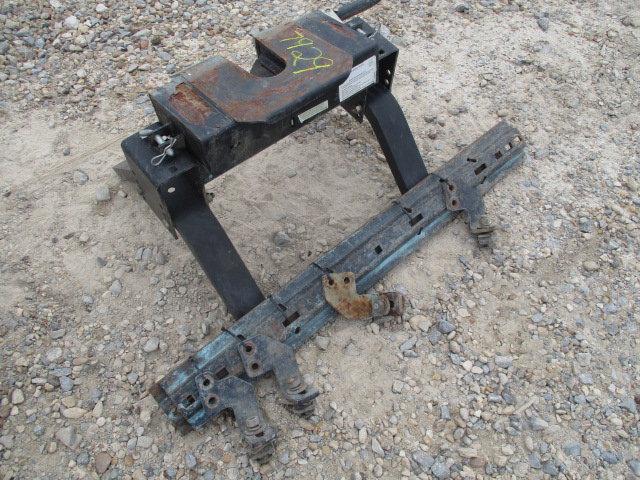 7929 HUSKY 5TH WHEEL HITCH