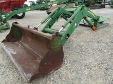 9088 673 JOHN DEERE LOADER W/BRKTS