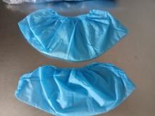 Disposable Shoe Covers / Brand New Cased Lot of Shoe Covers. The case inclused 2000 pairs of shoe co