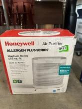 Honeywell Allergen Plus Series Air Purifier (like new)