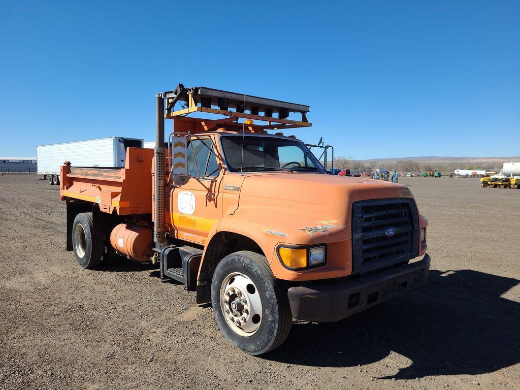 1995 Ford F800 S/A Dump Truck
