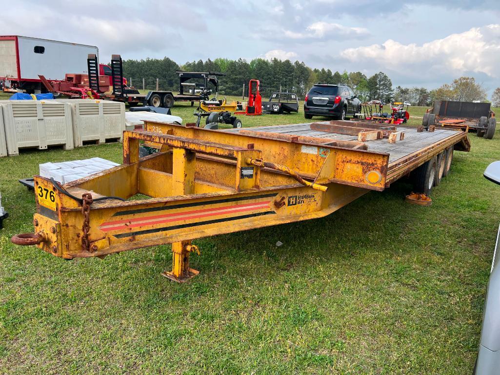 1990 HUDSON TRI-AXLE 28' FLATBED TRAILER **NO