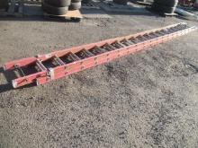 LOUISVILLE 40' FIBERGLASS EXTENSION LADDER