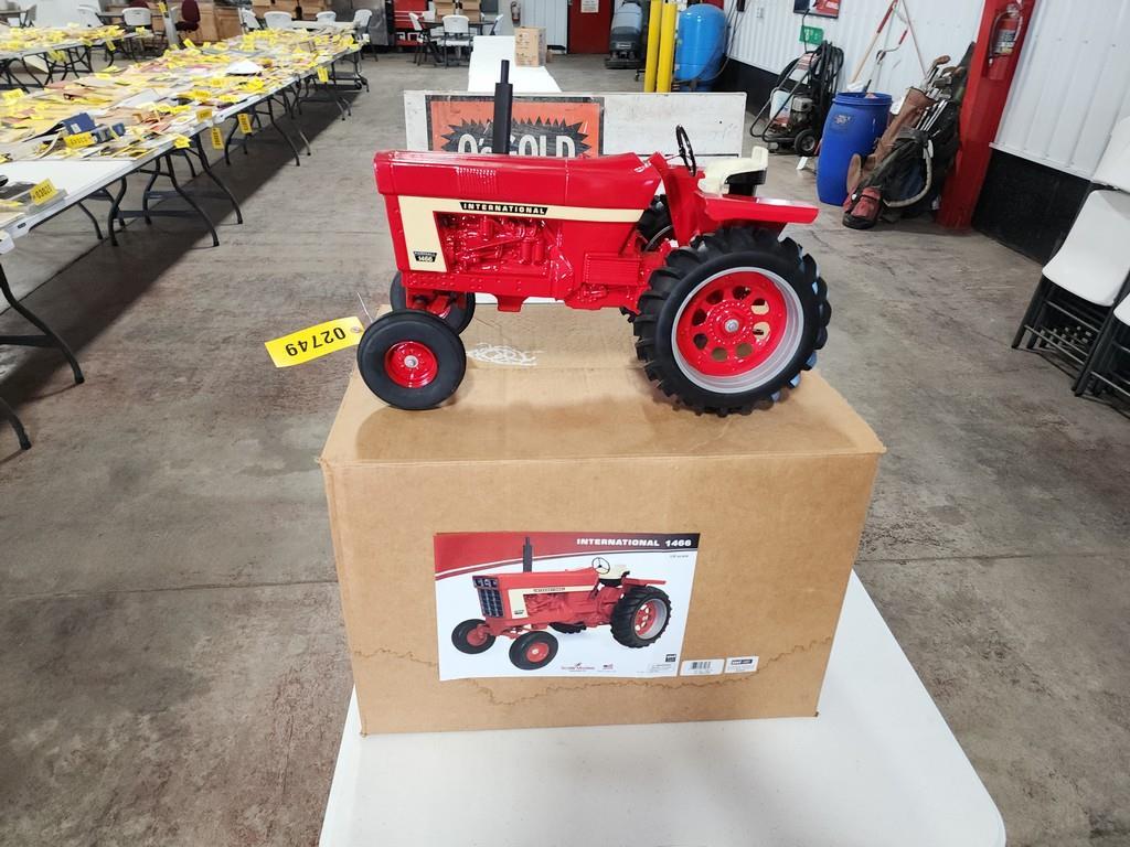 International 1466 Toy Tractor