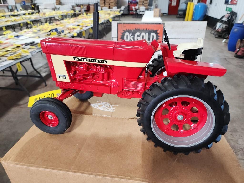 International 1466 Toy Tractor