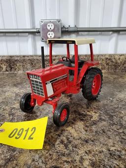 International 866 Toy Tractor