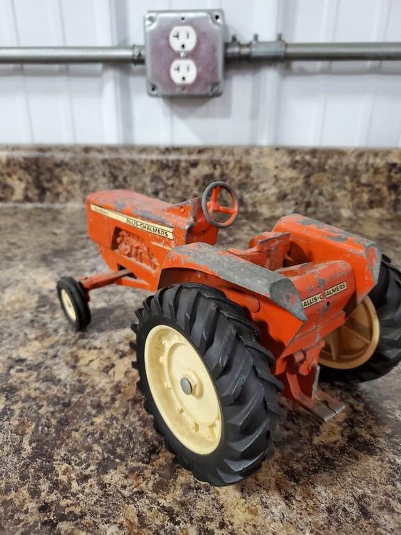 Allis Chalmers 190 Toy Tractor