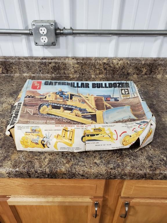 AMT Caterpillar Model Bull Dozer