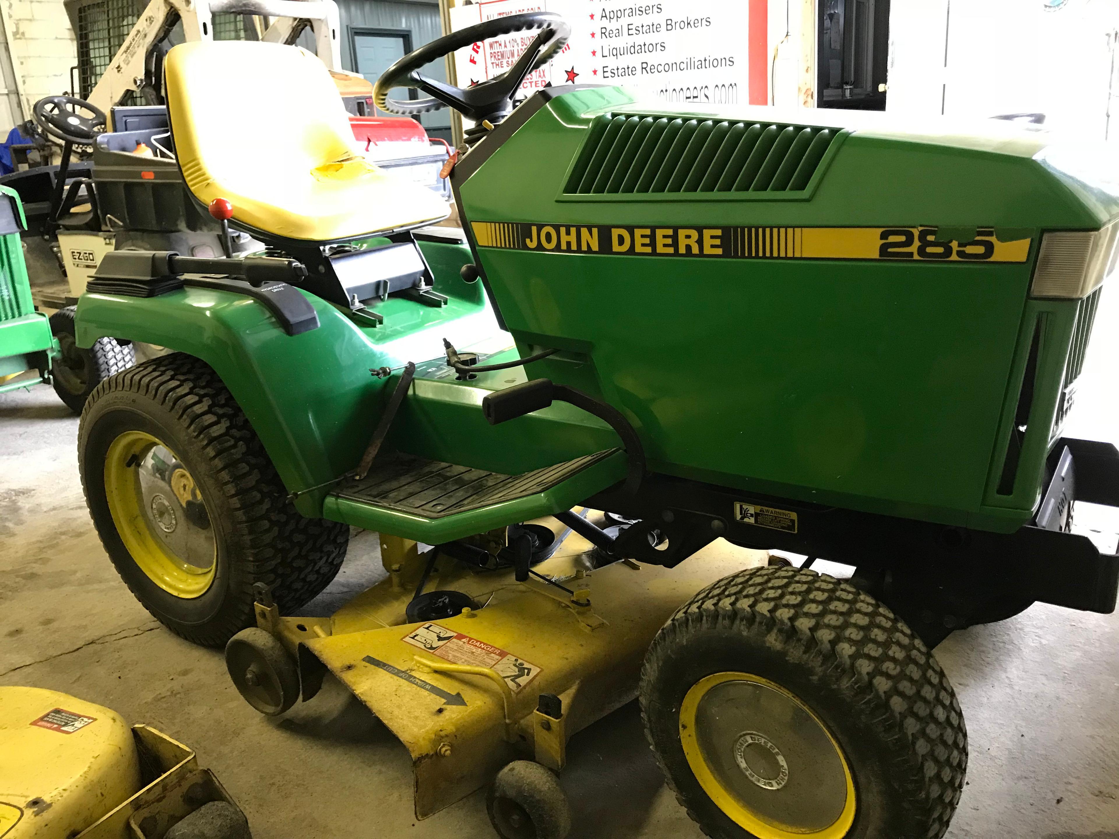 1996 John Deere 285