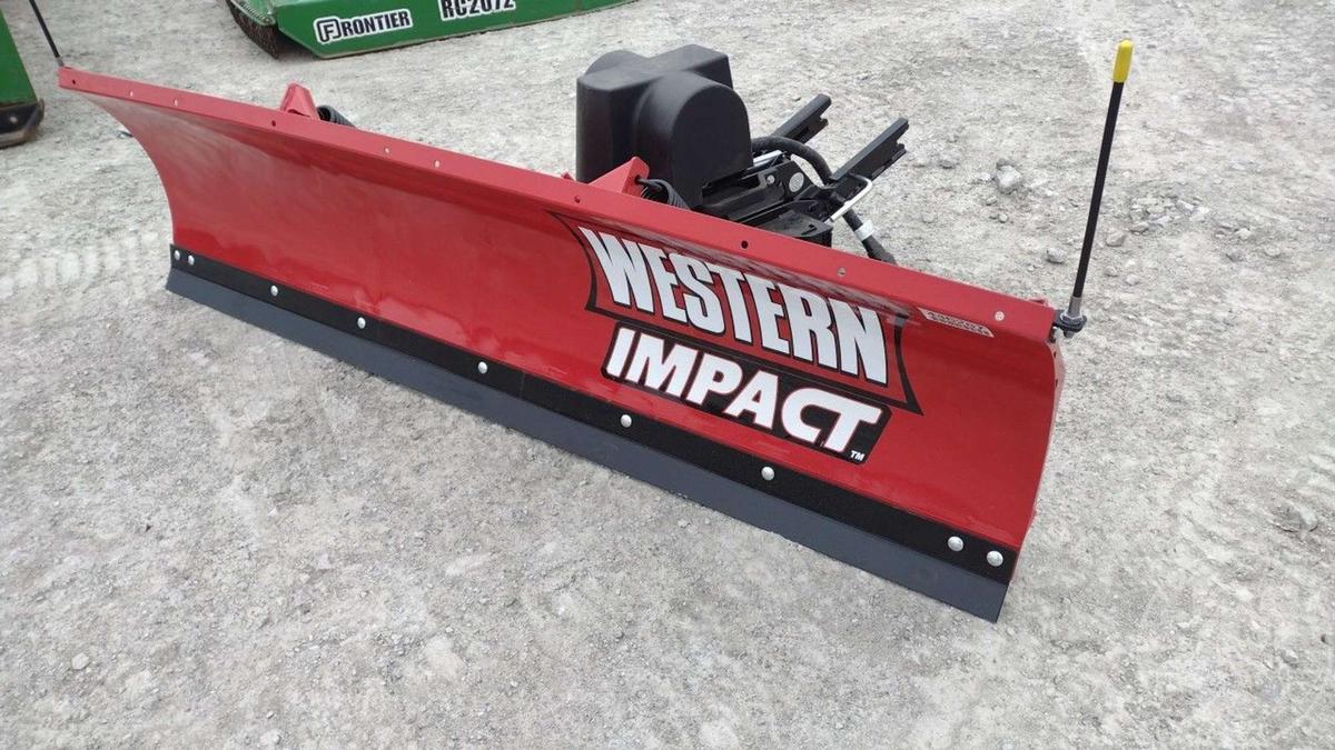 WESTERN PLOW IMPACT 72" HYDRO SN: 21111520750574872