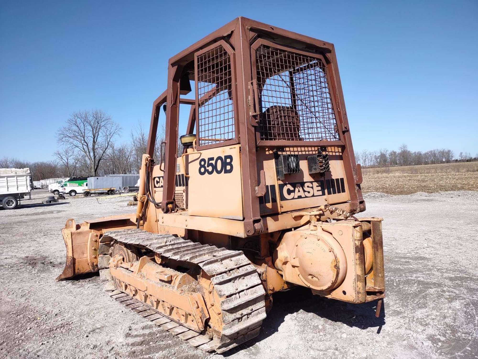 1979 CASE 850B CRAWLER TRACTOR SN: 7078076