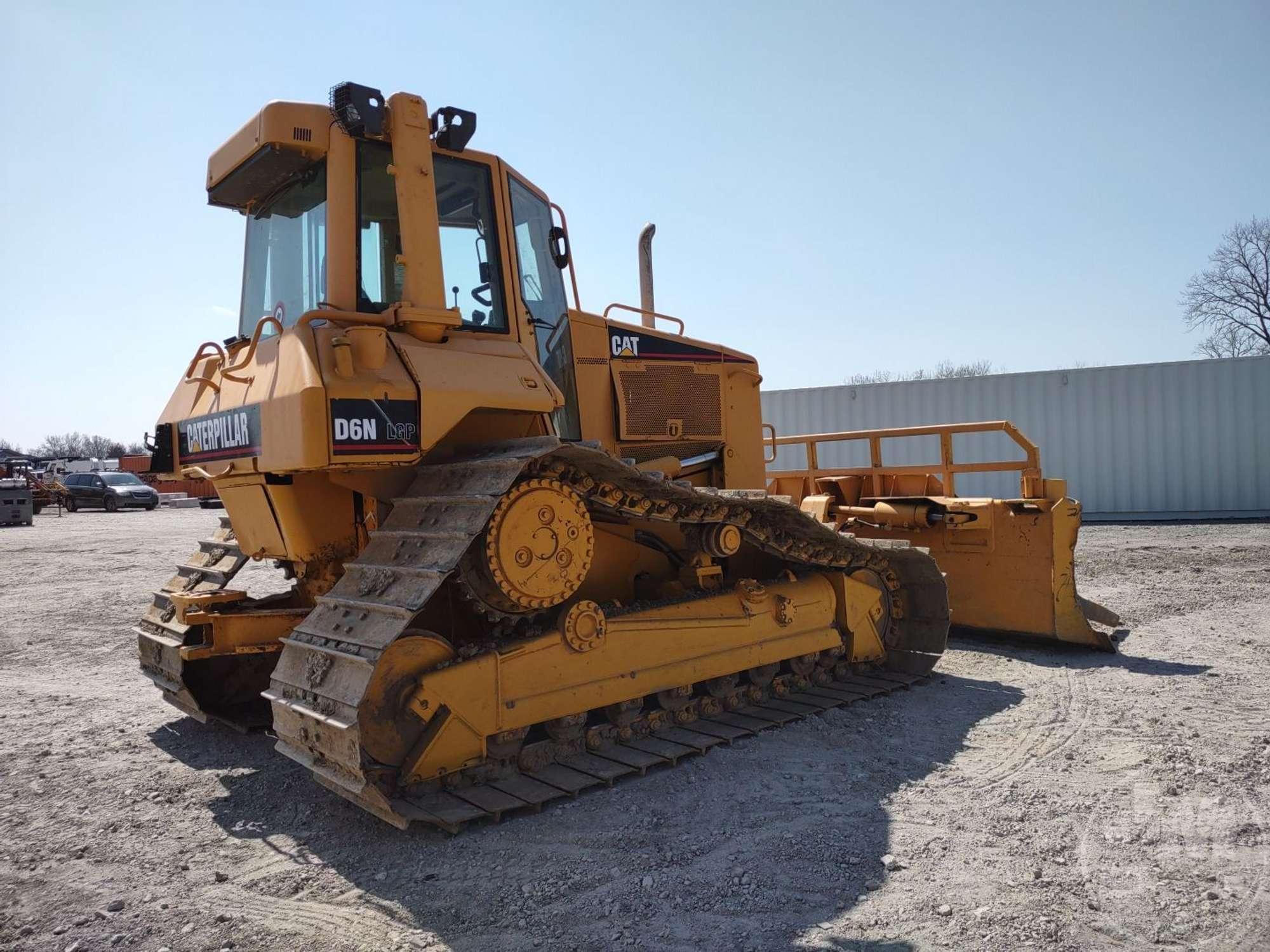 CATERPILLAR D6 CRAWLER TRACTOR SN: ALY03108