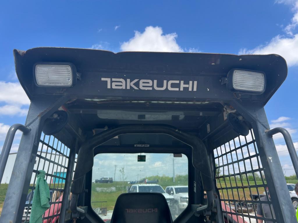 2017 TAKEUCHI TL8 COMPACT TRACK LOADER