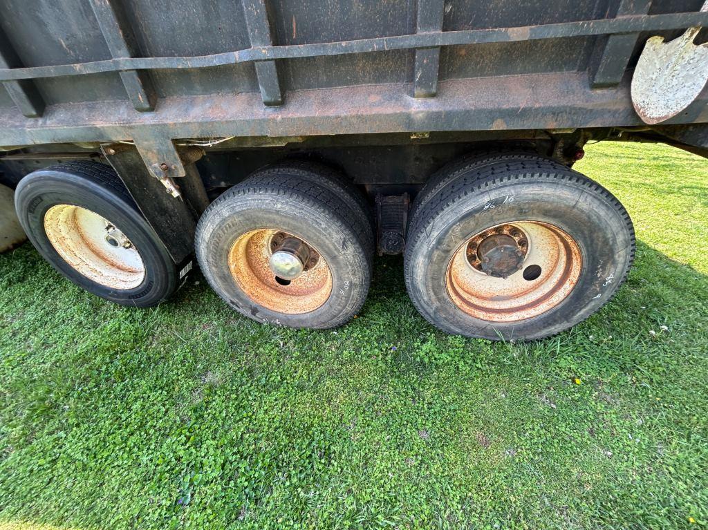 1999 MACK RD688S TRI-AXLE DUMP TRUCK